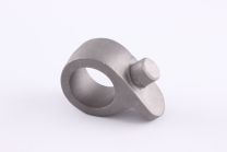 Gearbox mounting bracket on cross member CASTING